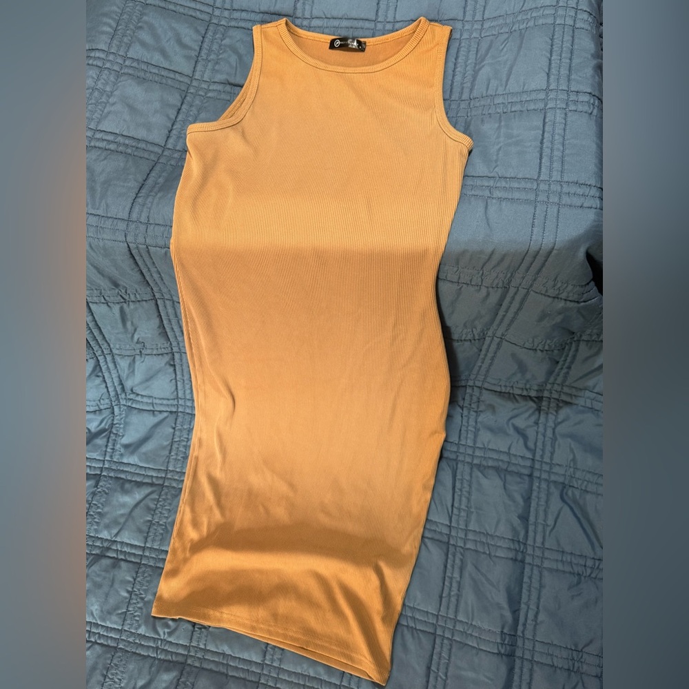 Chic Sleeveless Tan Midi Dress